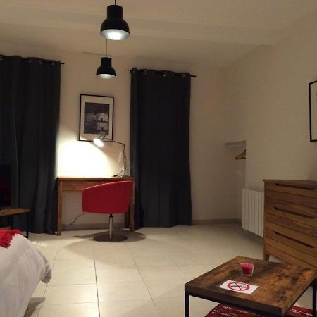 Le Studio Du Chateau Auriac-sur-Vendinelle Dış mekan fotoğraf